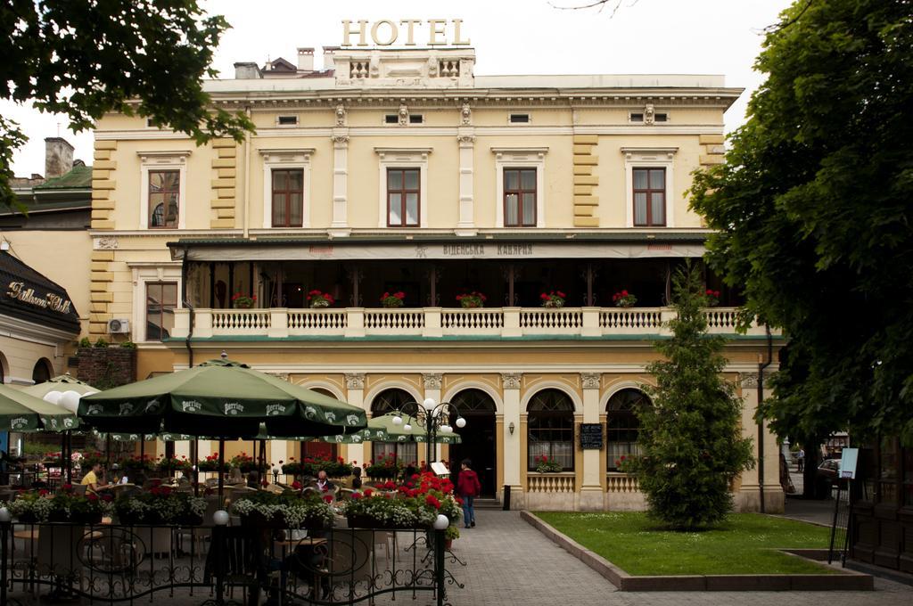 Wien Hotel Lviv Bagian luar foto