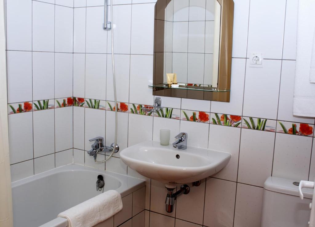 Wien Hotel Lviv Ruang foto