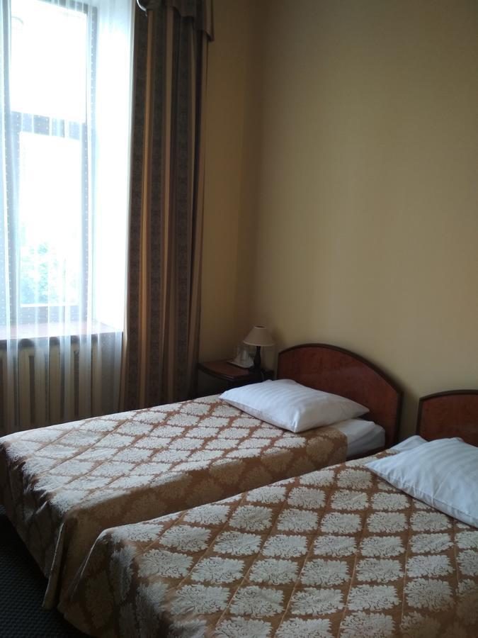 Wien Hotel Lviv Bagian luar foto